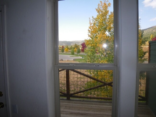 Photo - 100 Lakeside Ct