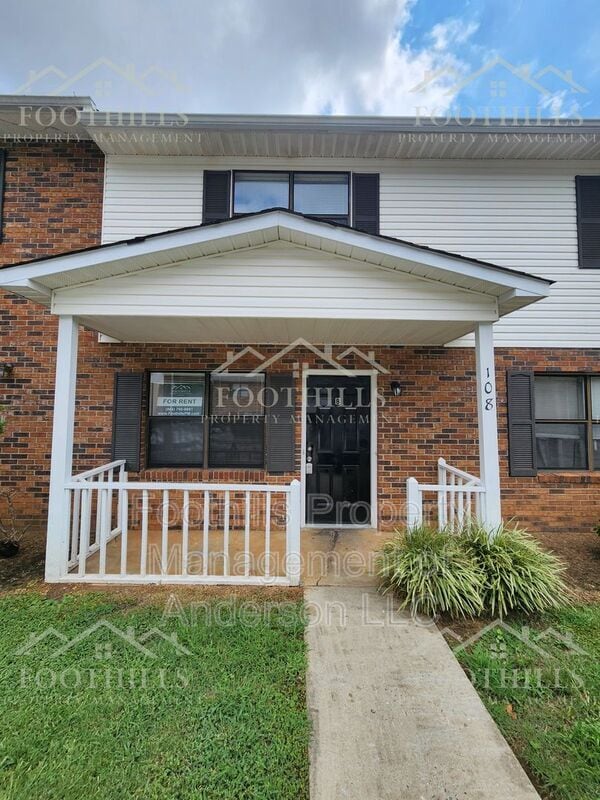 Building Photo - 108 Woodland Dr Unit B Rental