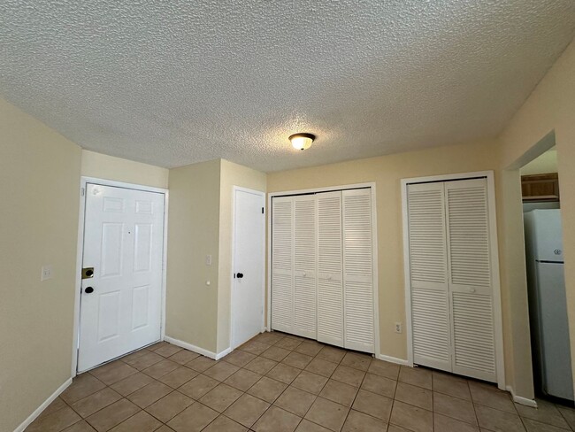 Photo - 3 bed 2 bath tri plex near UCF