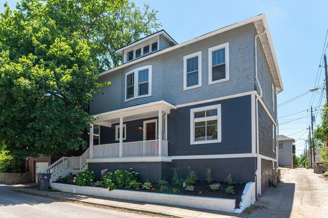 Photo - 115 Charlotte Pl