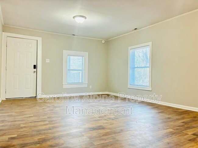 Photo - 905 Wilmouth St