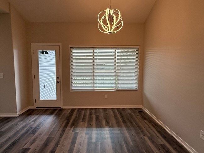 Photo - Beautiful 3 bedroom/3 bath daylight ranch ...