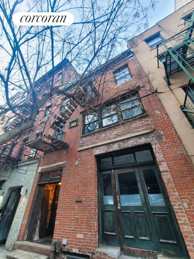 Photo - 225 E 21st St