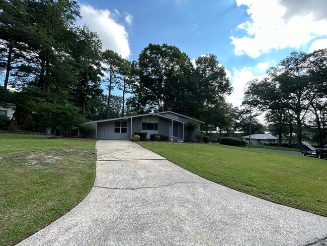 Building Photo - 545 Edgecrest Cir Rental