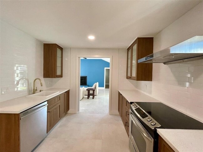 Photo - 1635 Chippendale Rd