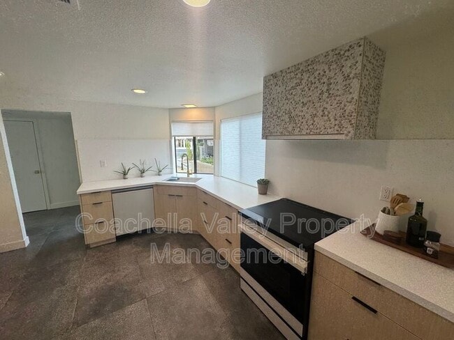 Photo - 72335 Canyon Ln