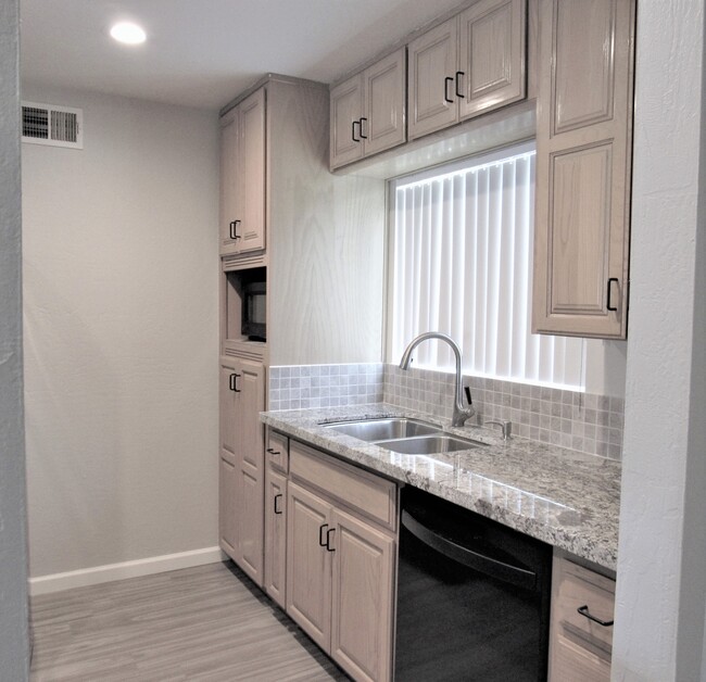 Photo - 4620 N 68th St Condo Unit 103