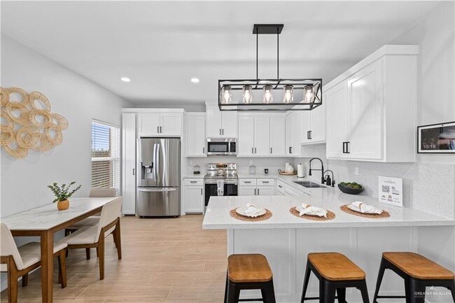 1000 W 8th St Unit 2