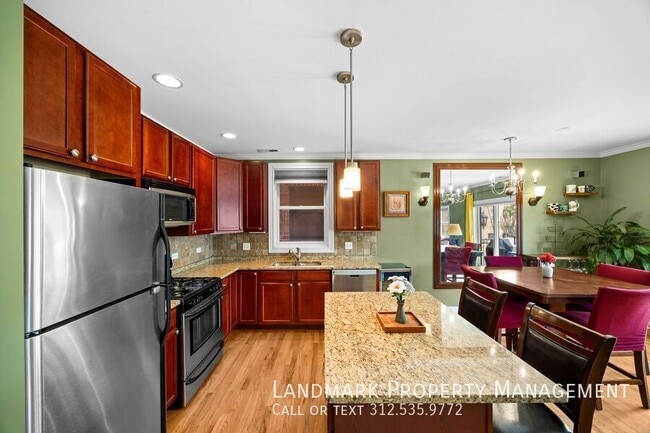 Photo - 1152 W Roscoe St Unit 2E