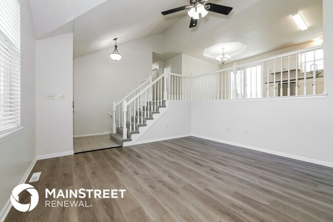 Photo - 421 SW Hamilton Ln