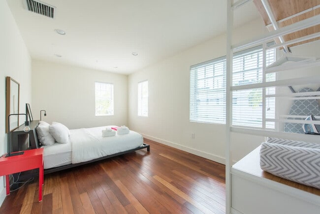 Photo - 747 4th St Unidad ID1320734P