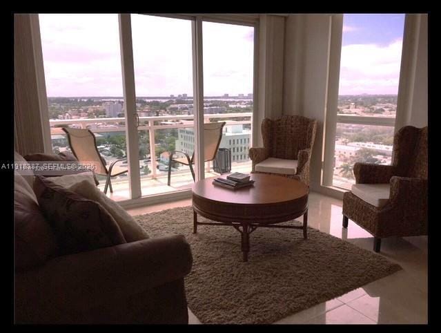 Building Photo - 6917 Collins Ave Unit PH20