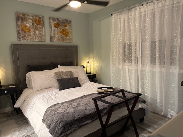 Las ventanas transparentes dejan entrar mucha luz natural y las persianas opacas la bloquean para poder dormir. - 15 Brandywine Dr Unidad Blue Haven Retreat