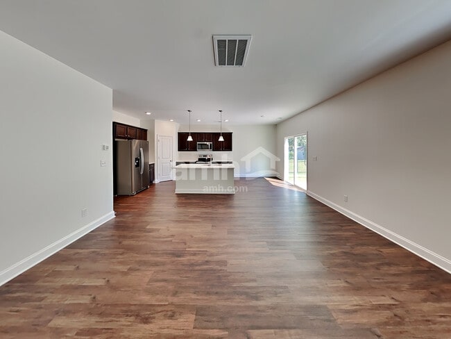 Photo - 550 Rivermist Dr