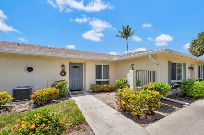 Building Photo - 83 Glades Blvd Unit 1612 Rental