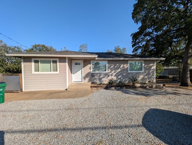 3 Bedroom House in Shasta Lake, Fridge, Wa... - 3 Bedroom House in Shasta Lake, Fridge, Wa...