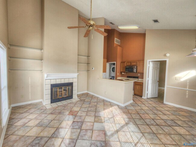 Photo - 165 Waters Edge Ln Unidad 165