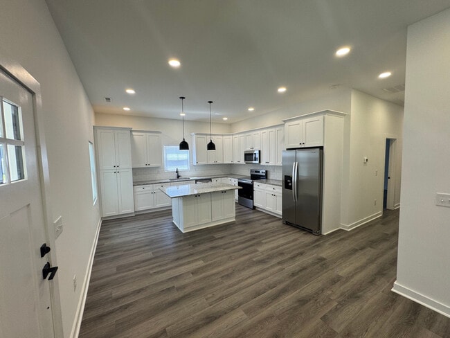 Photo - 331 E Lowrance Ave