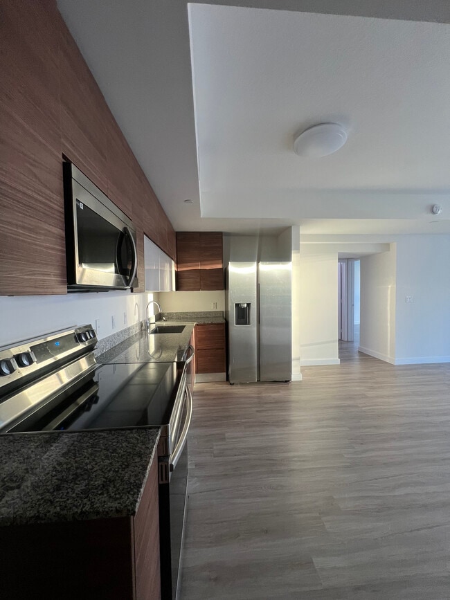 Photo - 560 SW 3rd St Unit C2