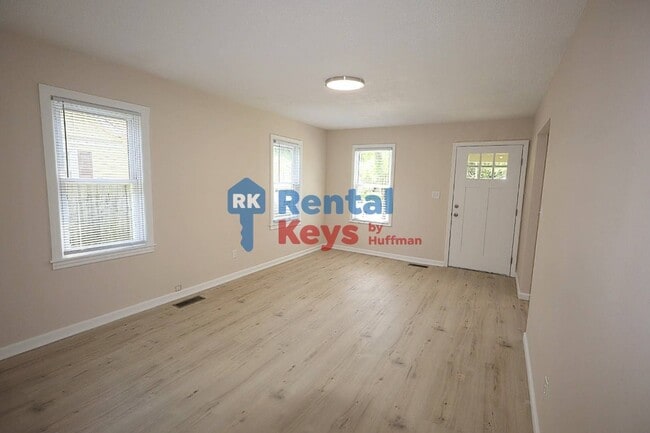 Photo - 2208 Margybeth Ave