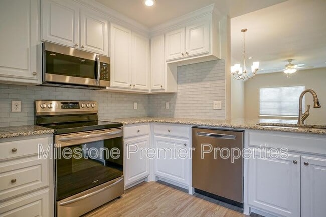 Photo - 931 N Barrett Ave
