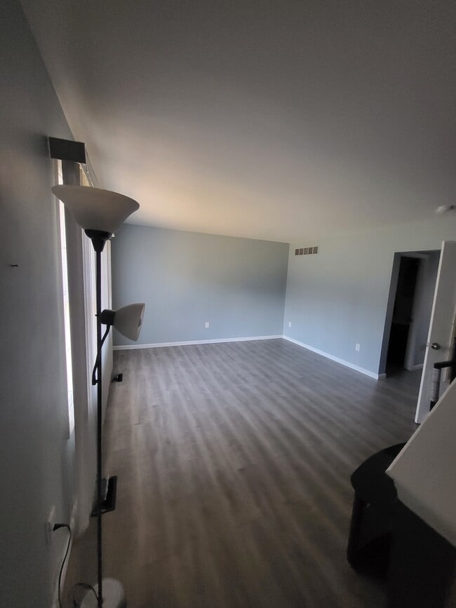 Photo - 49 N Carroll St