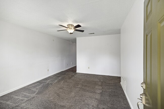 Photo - 210 Spencer Dr