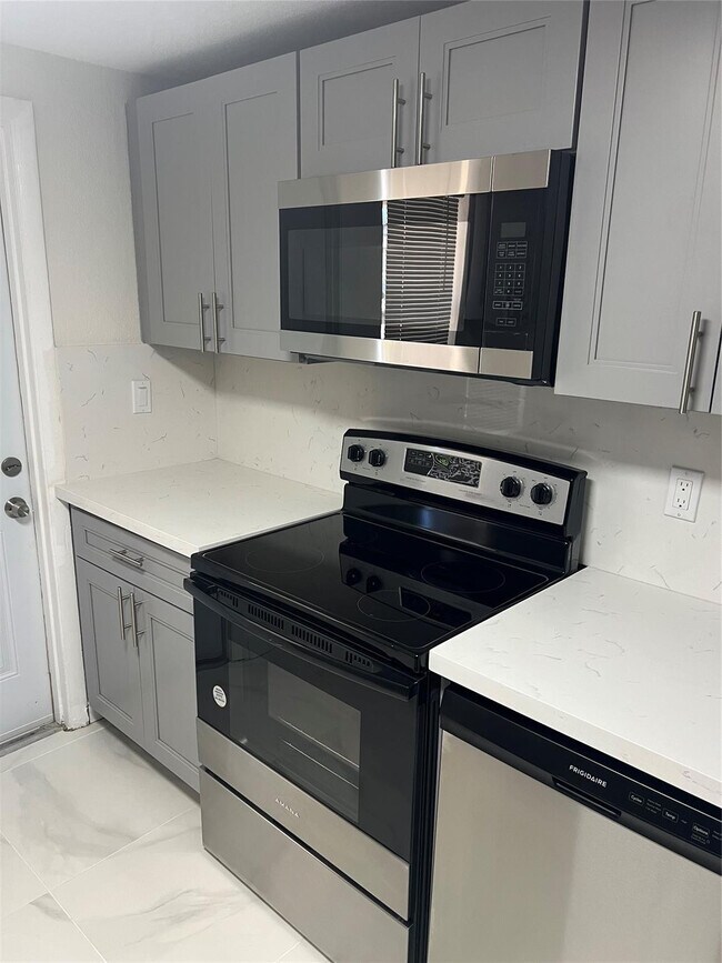 Photo - 8705 NW 38th Dr Unit 2A