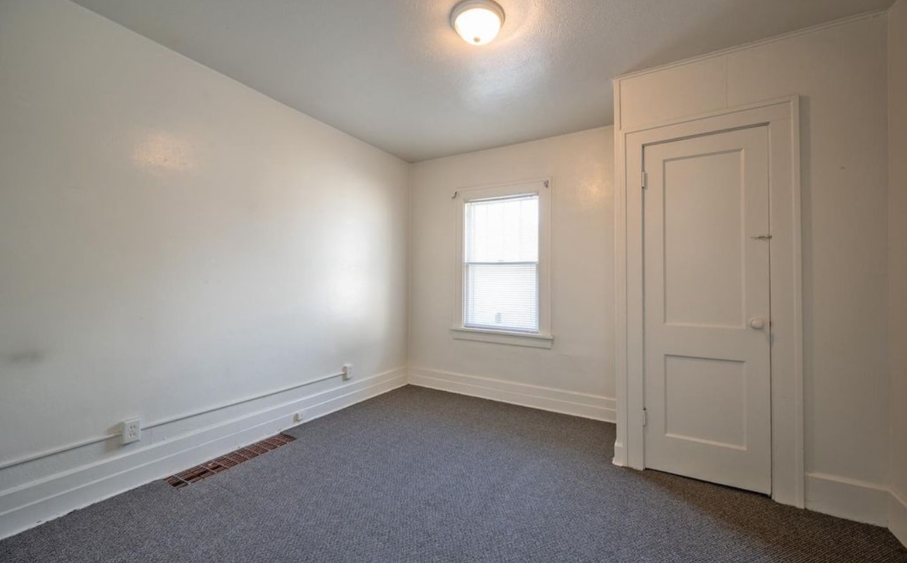 Photo - 914 Maish Ave