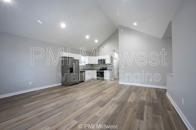 Photo - 224 W 28th St