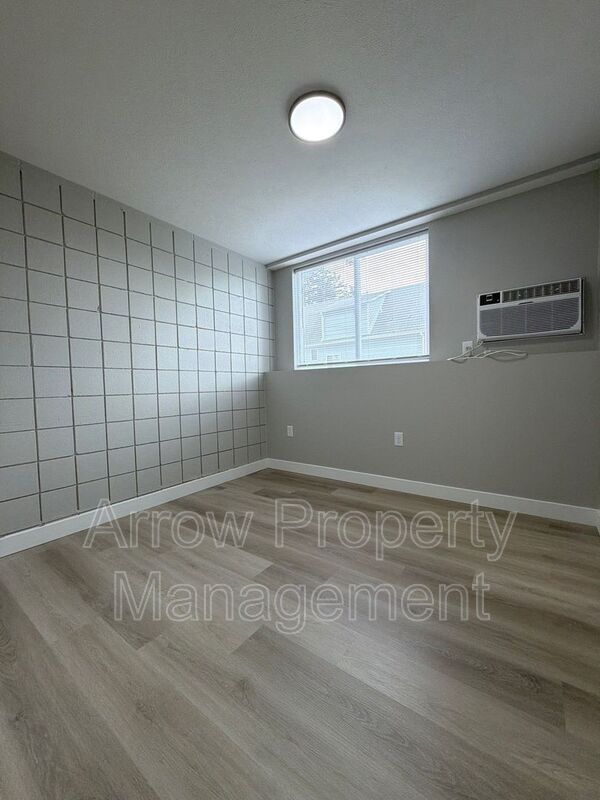Photo - 877 N 26th St Unit 107