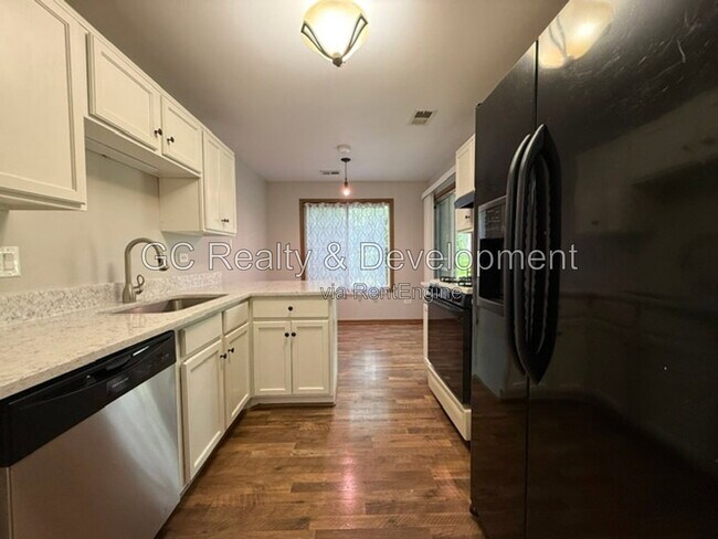 Photo - 2856 Heatherwood Dr