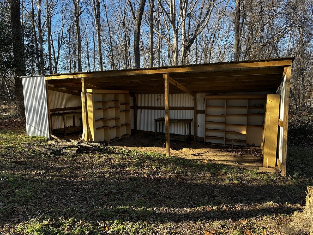 Photo - 3056 E Main St Ext