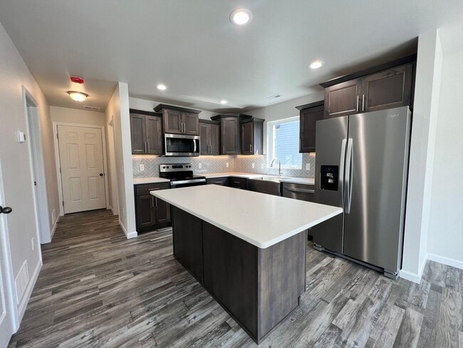 Photo - 4 Bed | 2 Bath | 2 Stall Garage | Single Family Home