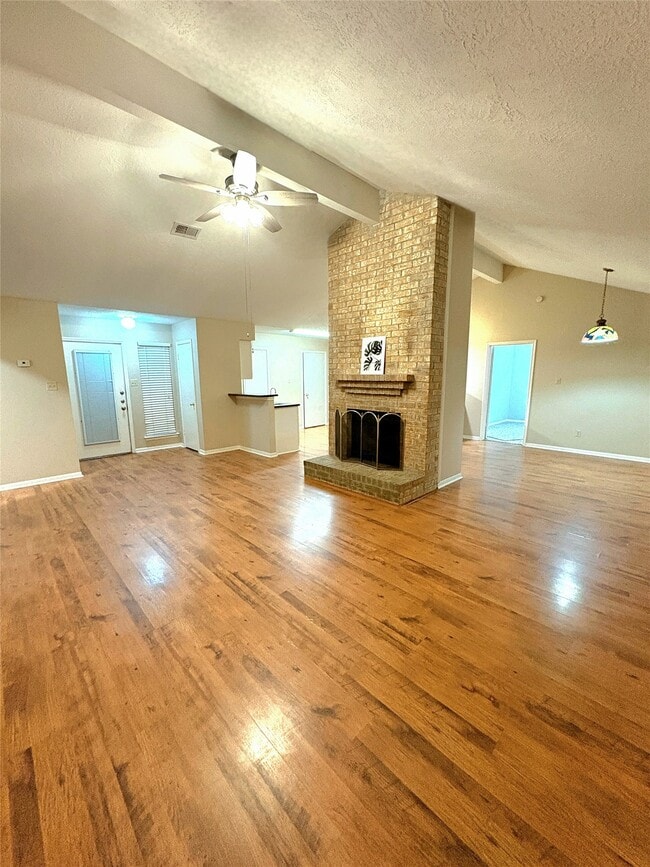 Photo - 1014 Stoneleigh Ct