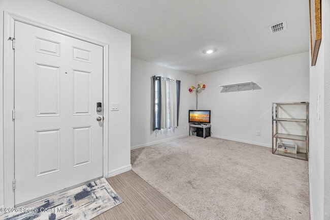 Photo - 1550 Leeward Ave SE