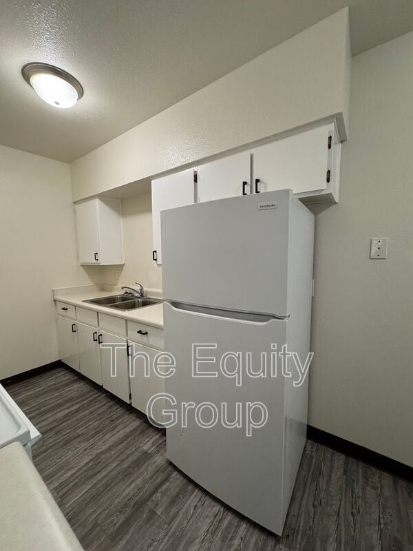 Photo - 1402 W Elowin Ave
