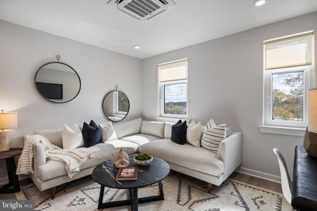 Photo - 3449 Scotts Ln Unit B319