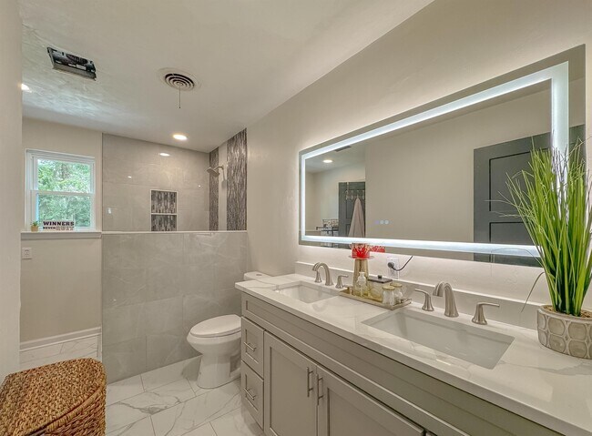 Photo - 1044 Seminole Dr