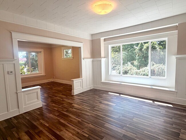 Photo - Beautifully Updated Craftsman in the Heart of North Tacoma