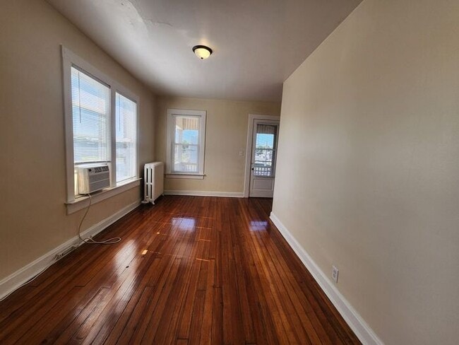 Photo - Close to ISU - 1 Bedroom - Gas, Water & Se...