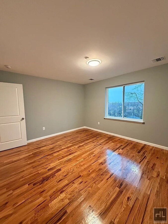 Photo - 31 Cunard Ave Unit 1