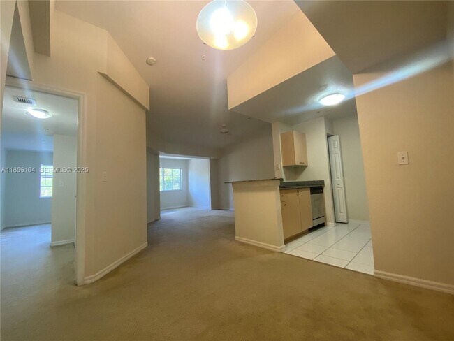 Photo - 2544 Centergate Dr Unidad 305