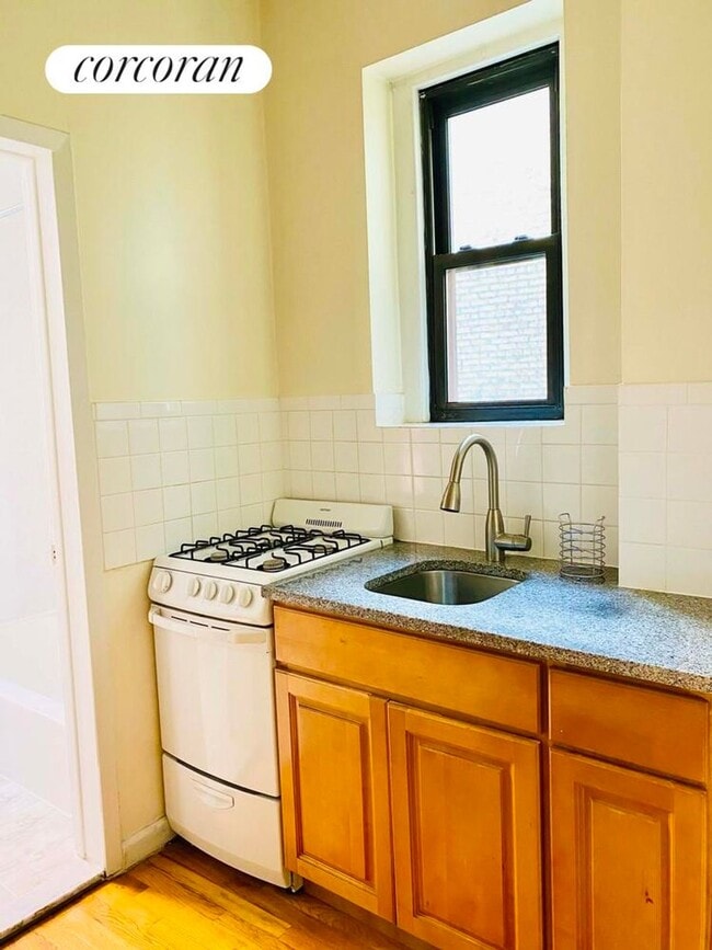 Photo - 529 W 150th St