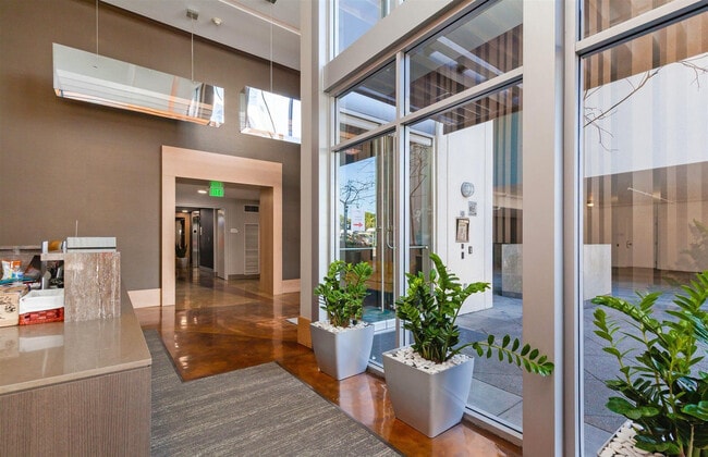 Lobby - 1240 India St Unit Mod Lux - Little Italy