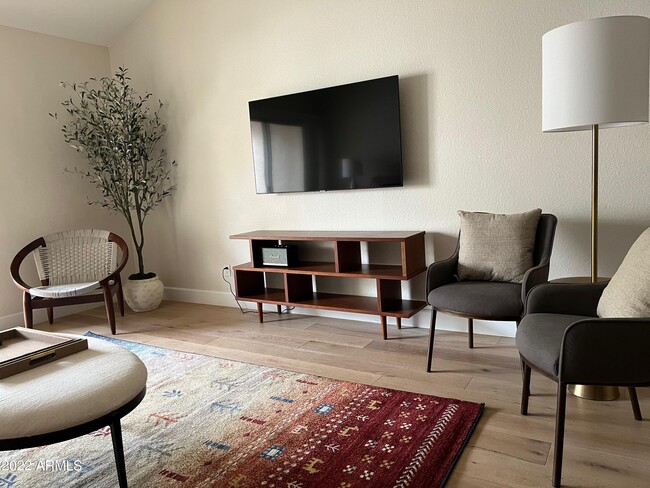 Building Photo - 7350 N Vía Paseo Del Sur Unit M206 Rental