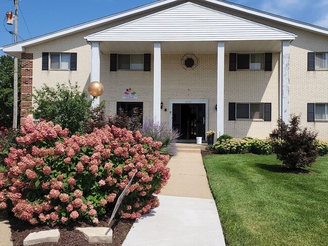 Halsted Park Apartments