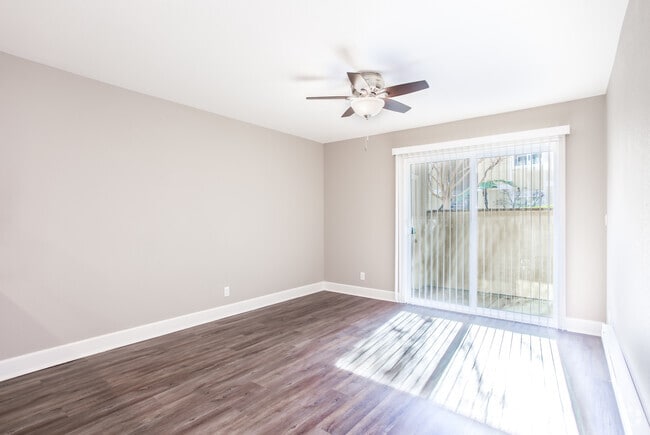 1BR, 1BA -700SF
