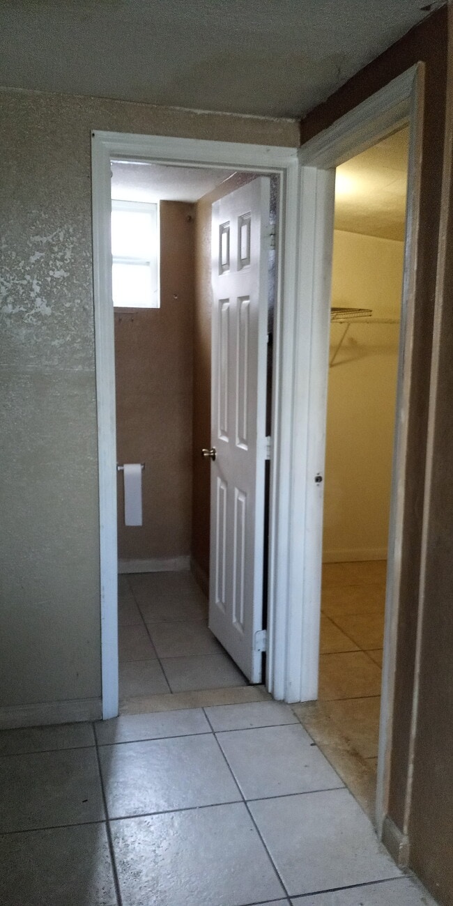 Photo - 2844 NW 22nd Ct