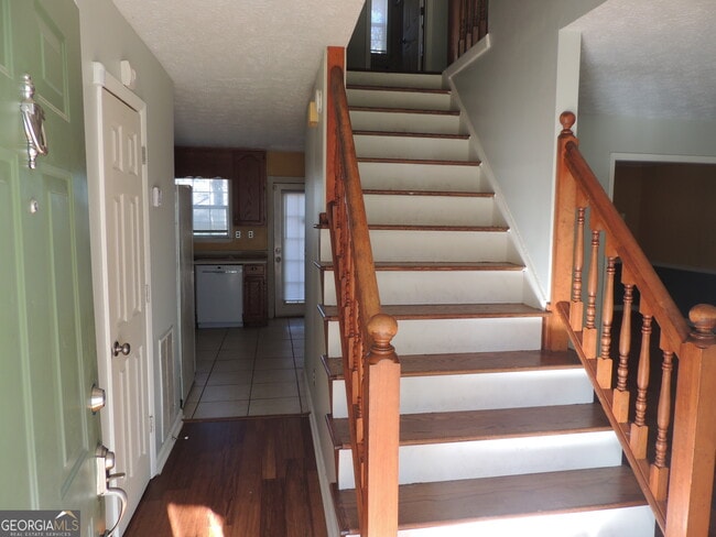 Photo - 492 Stonemill Manor Casa